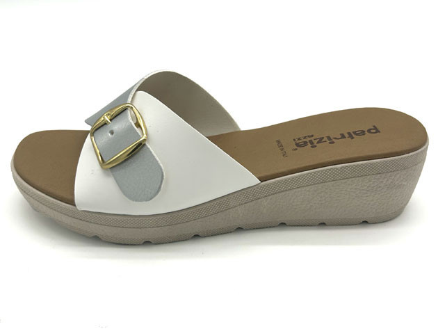 Sandales Femme Blanche Argent / Beige sable 87A – du 35 au 40 – lot de 12 paires